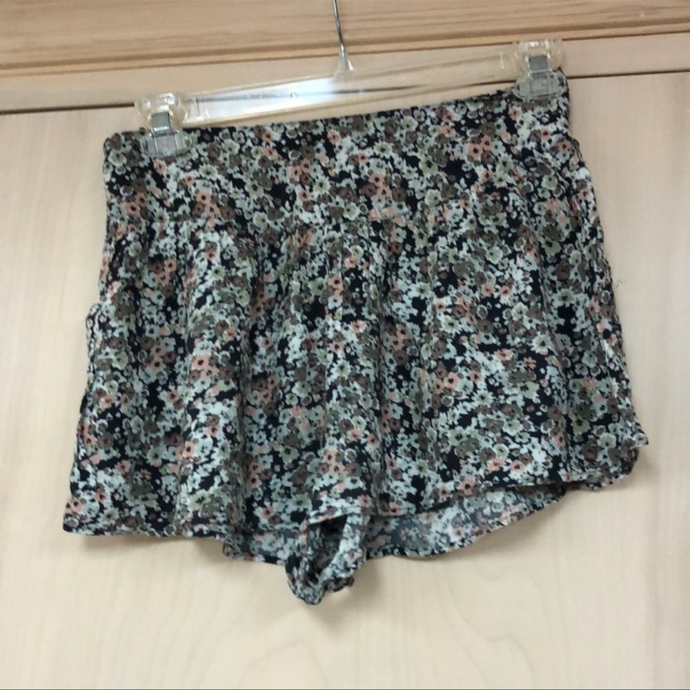 American Eagle Soft Flower Shorts